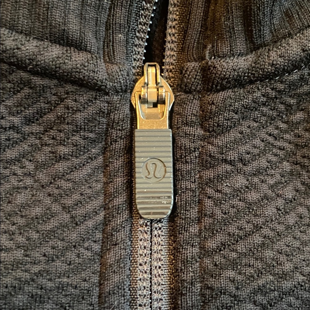 🏝️FLASH SALE - TODAY ONLY 
Lululemon End State Full Zip Black Size 6 - Picture 2 of 9